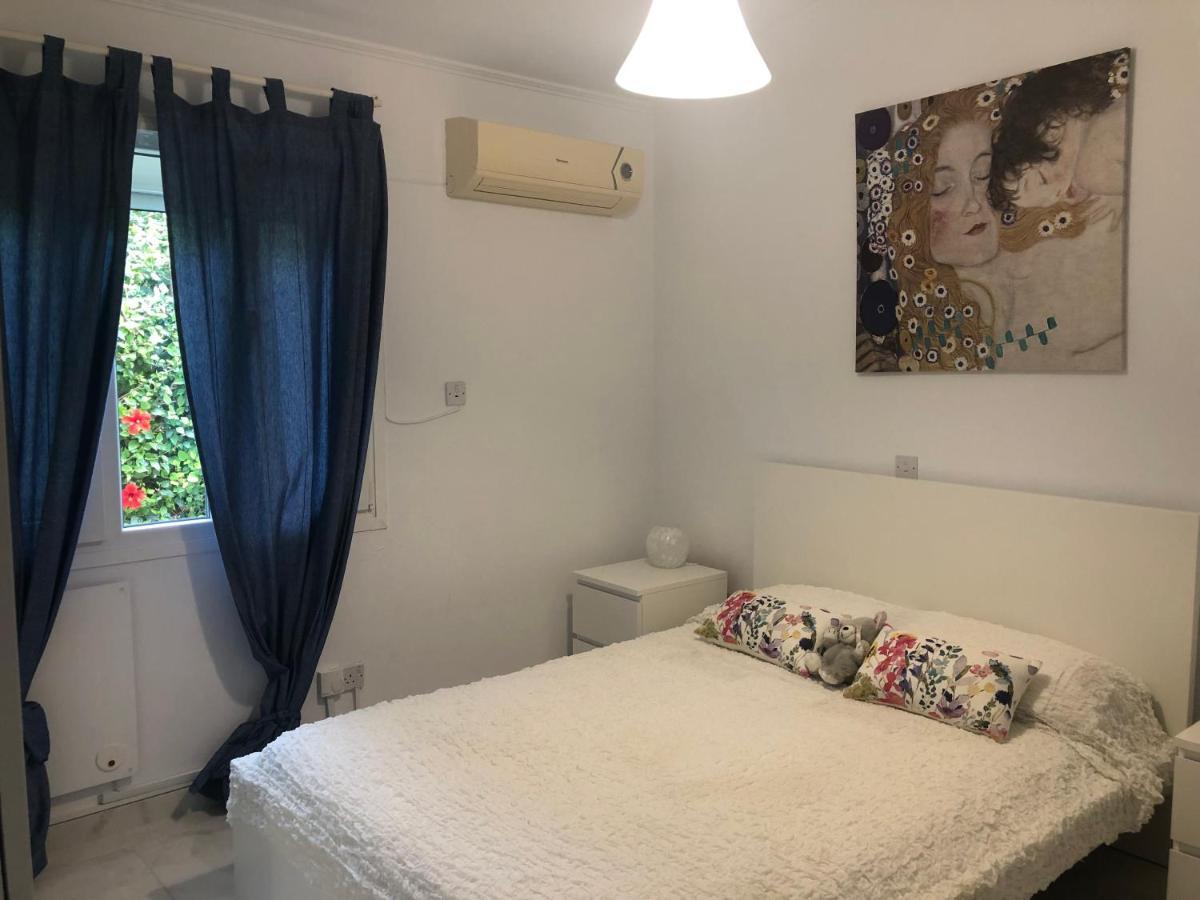 Villa Neyla Four Bedroom Coral Bay Beach Front Экстерьер фото