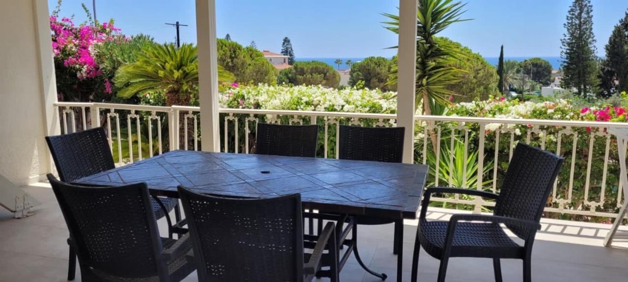 Villa Neyla Four Bedroom Coral Bay Beach Front Экстерьер фото