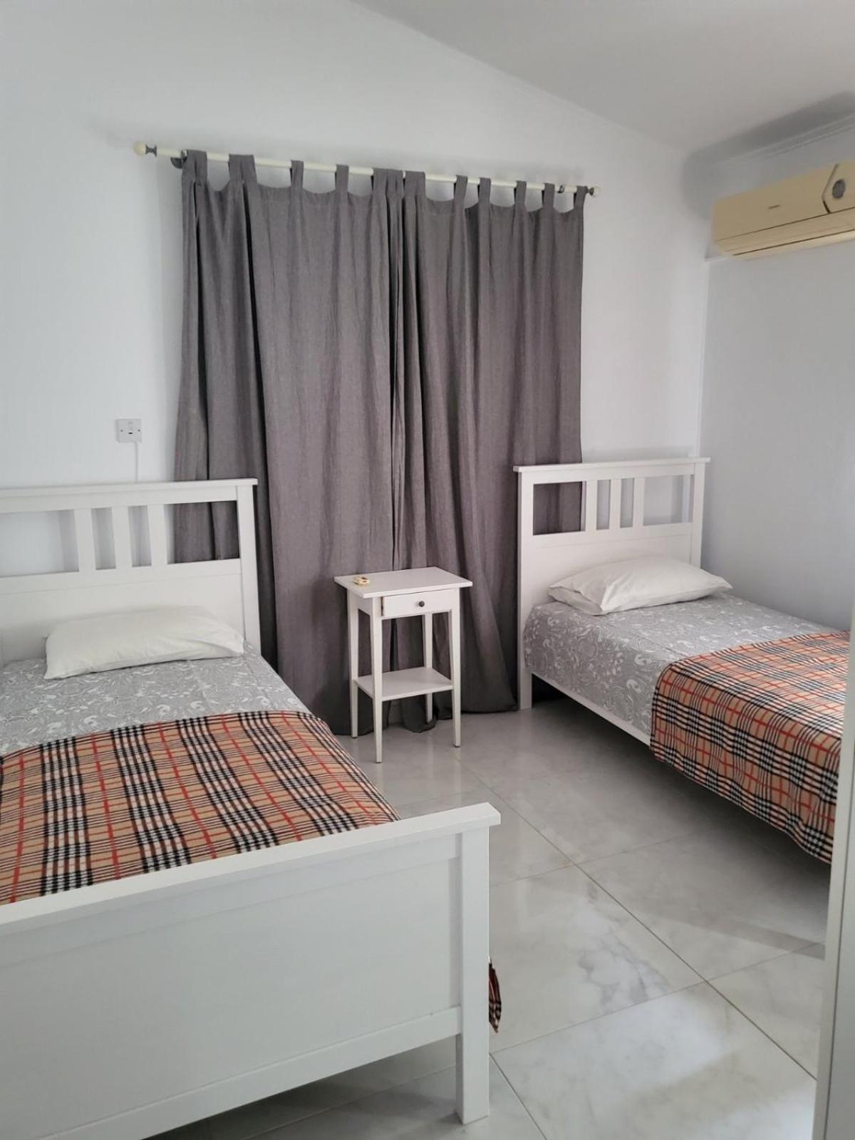 Villa Neyla Four Bedroom Coral Bay Beach Front Экстерьер фото