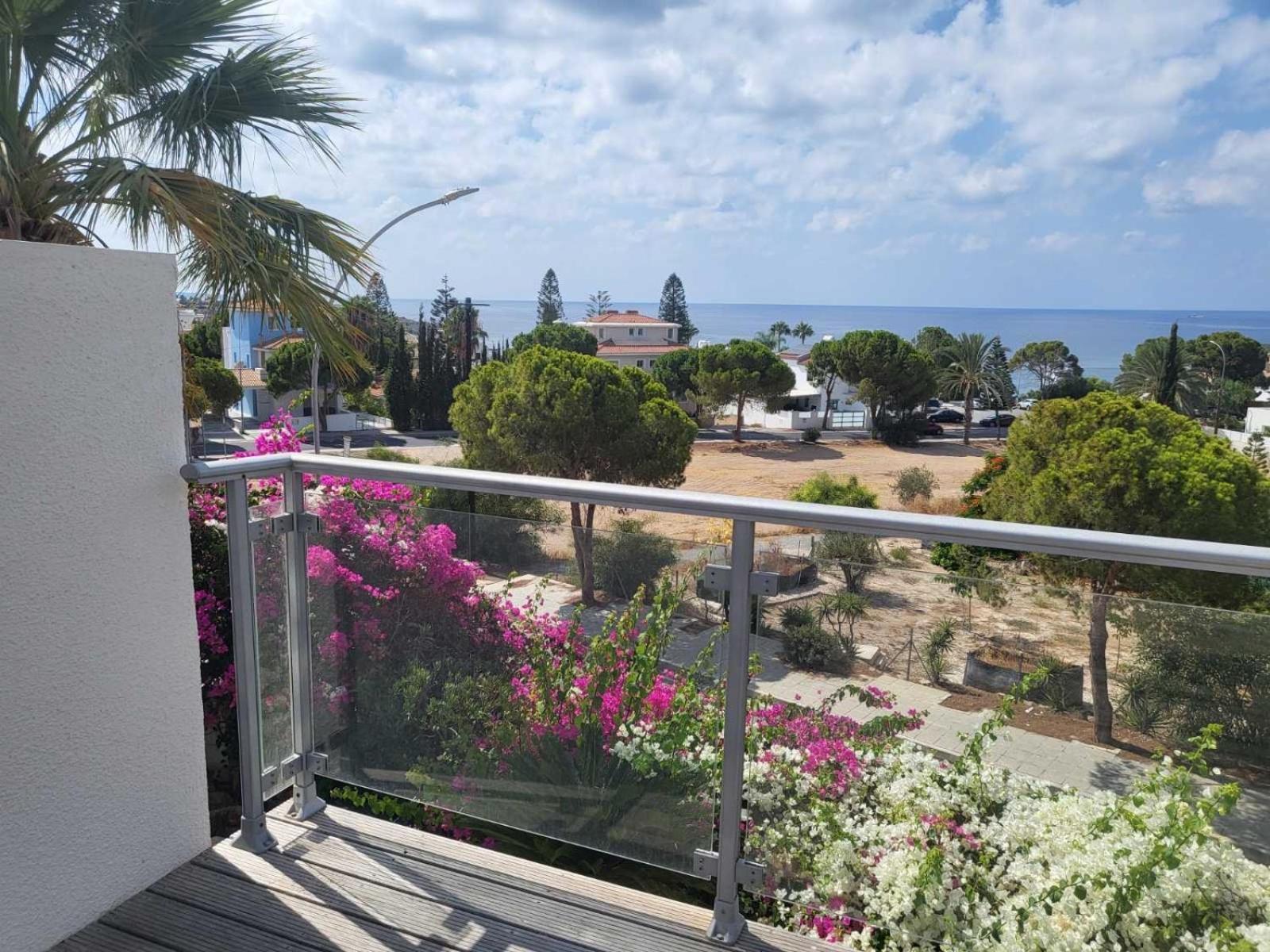 Villa Neyla Four Bedroom Coral Bay Beach Front Экстерьер фото