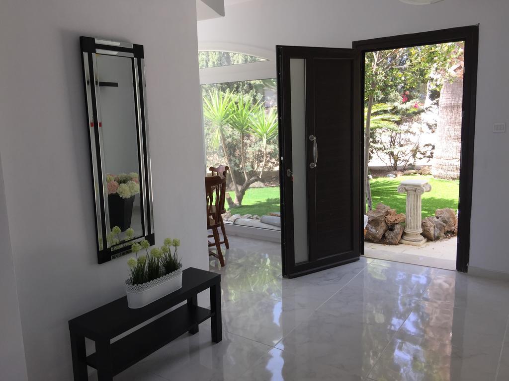Villa Neyla Four Bedroom Coral Bay Beach Front Экстерьер фото